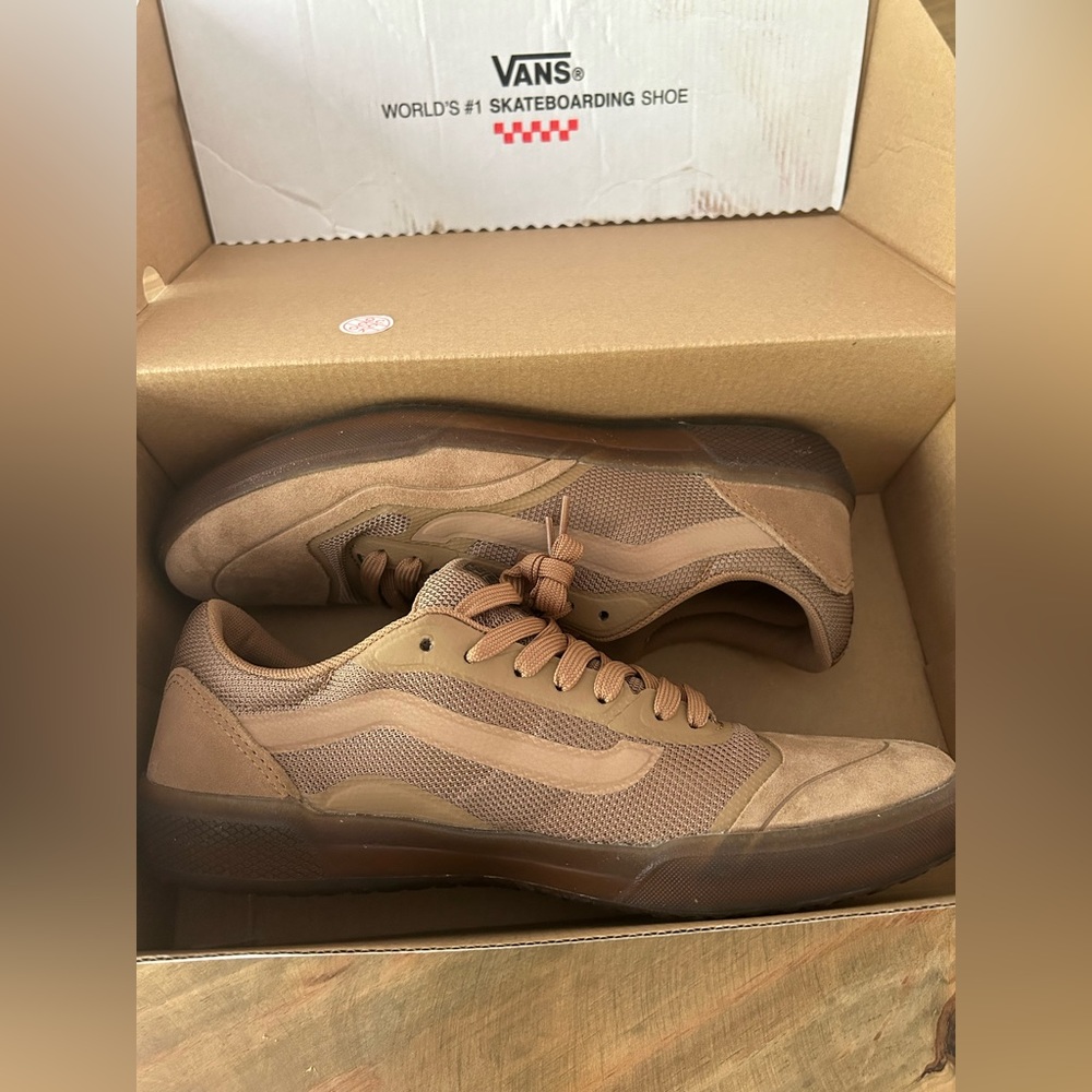 Vans Ave Shoe. Tobacco/Gum